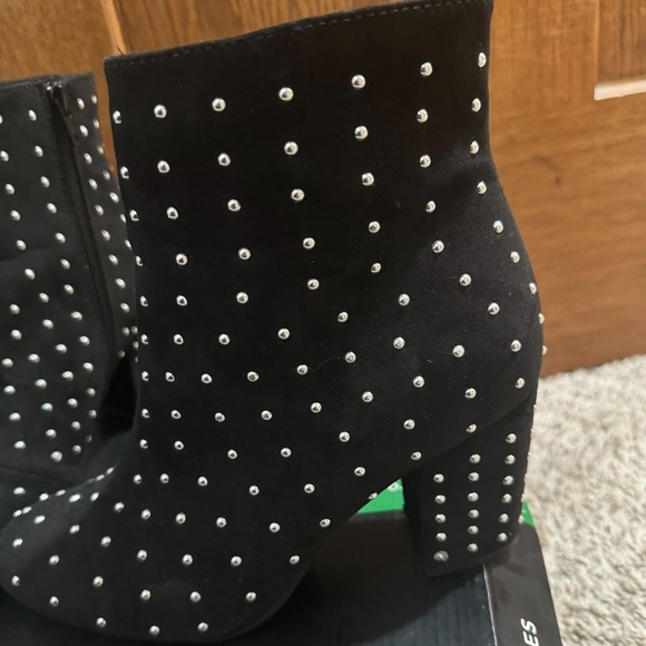 Black booties with round studs, size 8 Medium. Perfect condition. - Picture 8 of 9